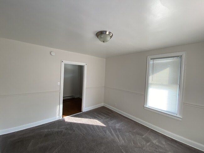 Foto del edificio - 1634 Center Mills Rd