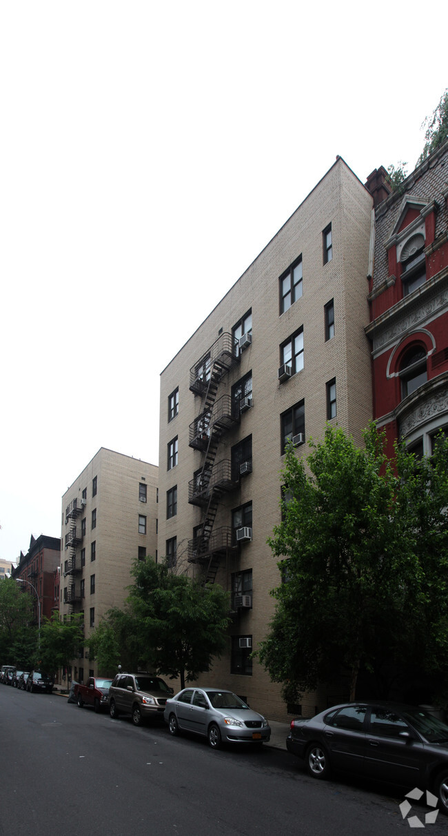 Building Photo - 155 W 81st St