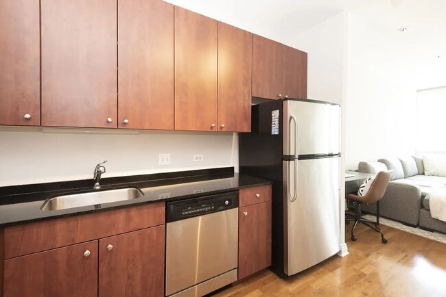 Foto del edificio - 565 W Quincy St