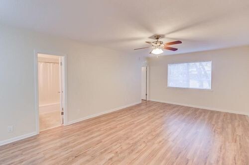 Foto del edificio - 2424 SE 17th St