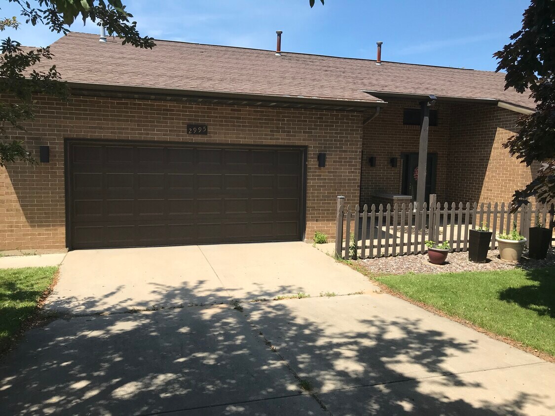 Primary Photo - 2995 Humboldt Rd