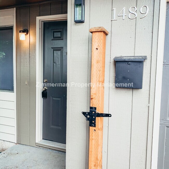 Foto del edificio - 1485-1489 W 5th Alley
