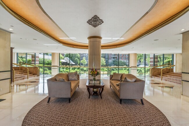 Foto del edificio - 111 Cherry Valley Ave