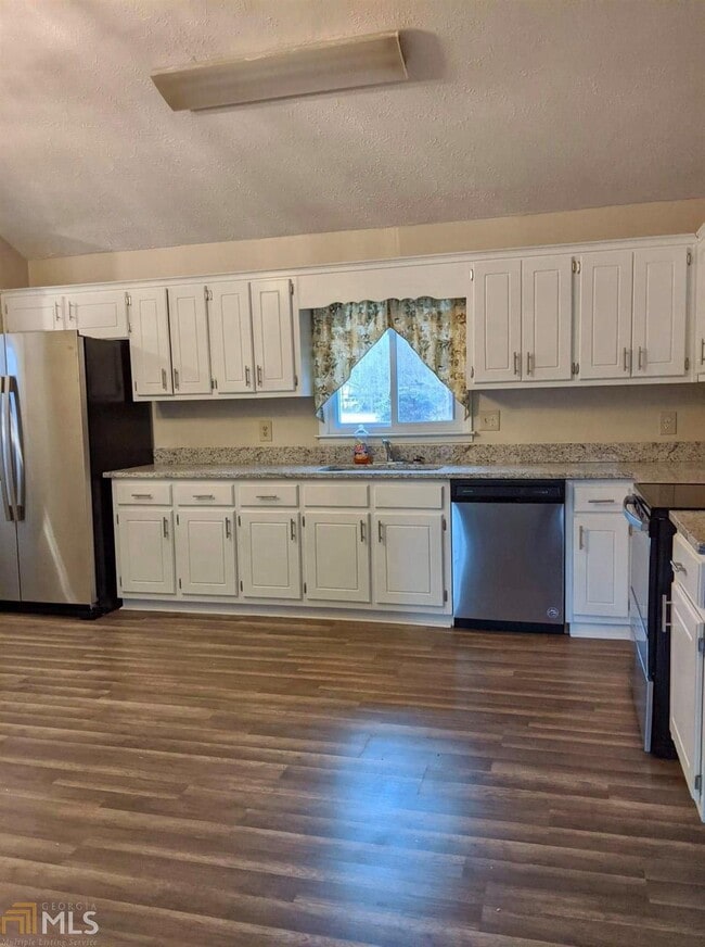 Building Photo - 130 King Arthur Ct