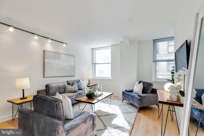 Building Photo - 111 S 15th St