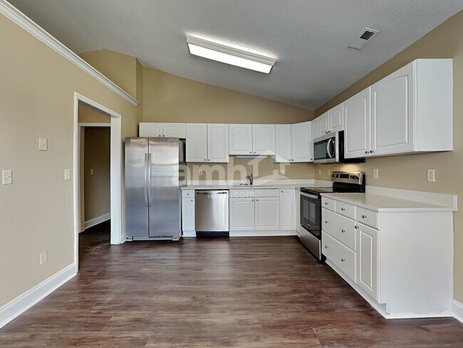 Building Photo - 4770 Seminole Ct