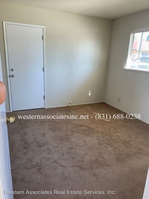 Foto del edificio - 3126-3126 Dee St