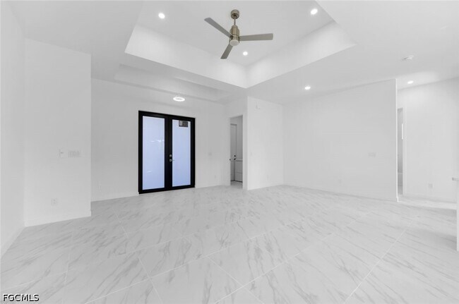 Foto del edificio - 846 Cadis St E