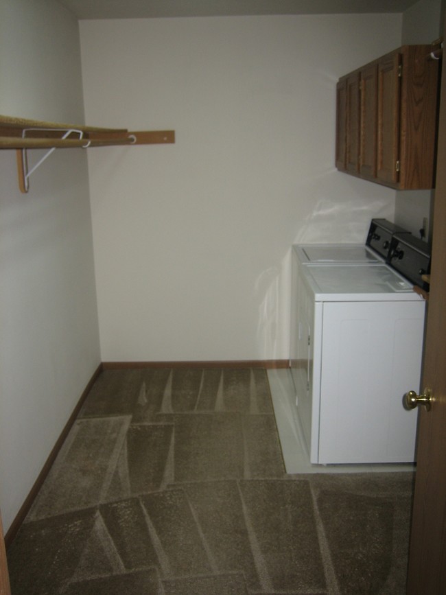 Building Photo - 9136 W Morgan Ave