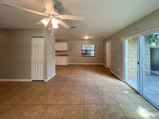 Building Photo - 2292 - Sugarfoot Oaks