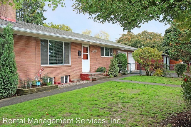 Building Photo - 3 br, 1 bath Apartment - 7626 NE Beech