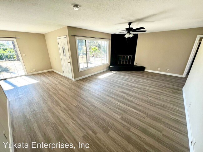 Building Photo - 4 br, 3 bath House - 4952 Hedrick Ave