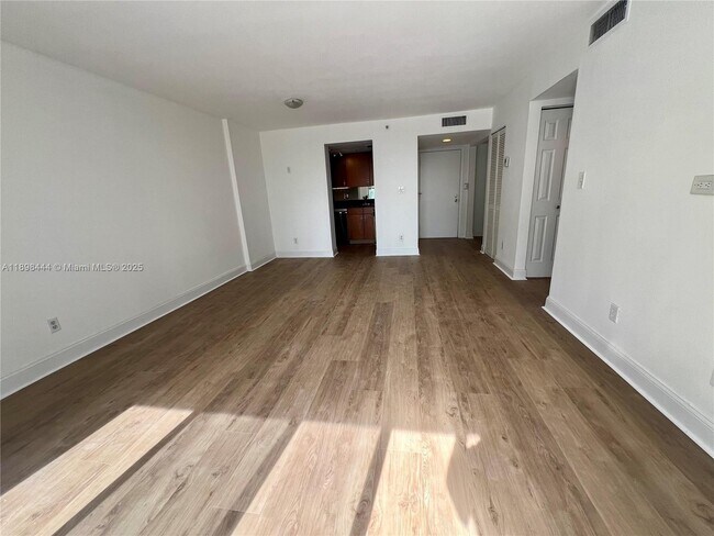 Foto del edificio - 770 Claughton Island Dr