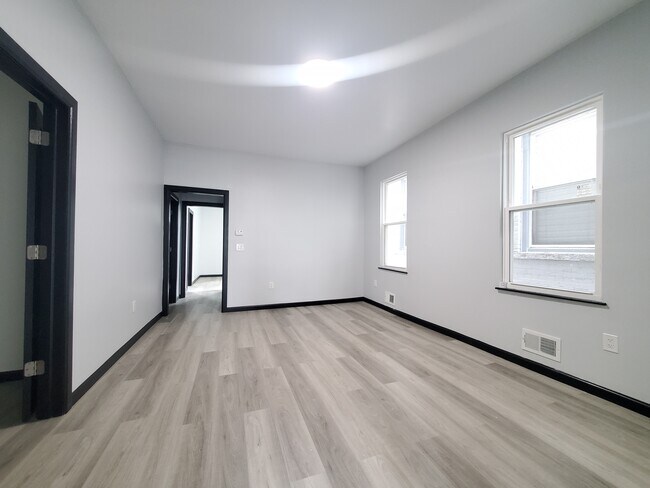 Unit 2 - 82 Orient Ave