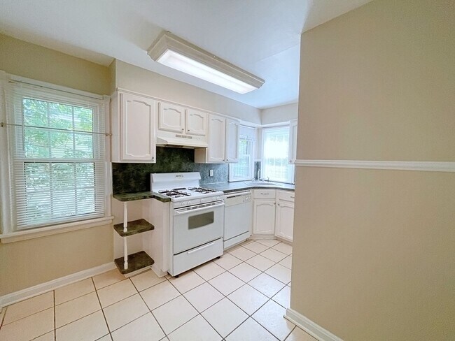 Photo - 925/927 Rittiner Drive Apartment