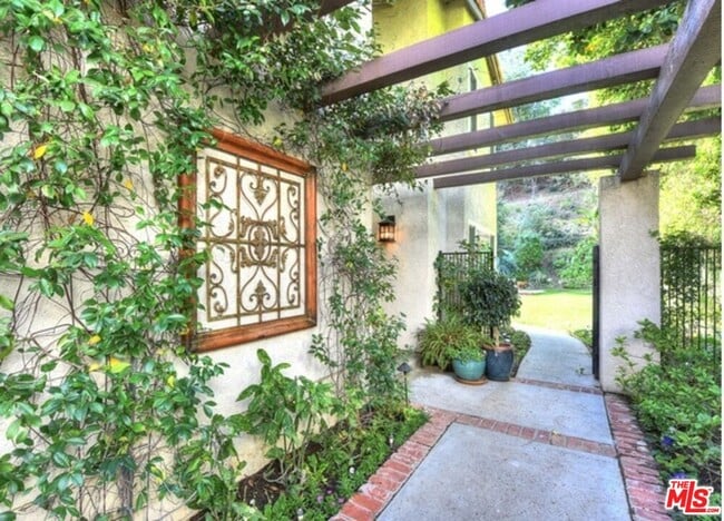 Building Photo - 23444 Park Hermosa