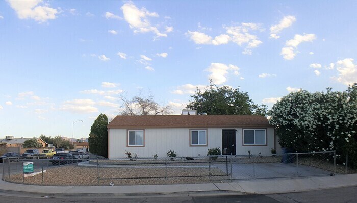 Foto principal - 5483 Waltham Ln