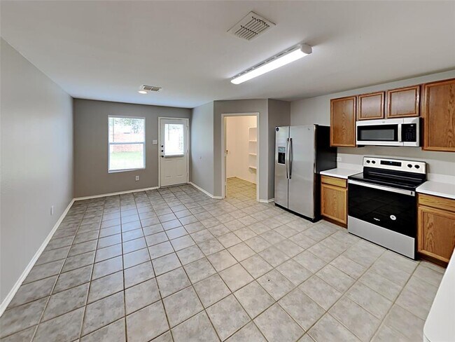 Foto del edificio - 1128 Maplewood Ln