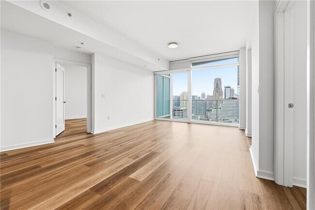 Building Photo - 3325 Piedmont Rd NE