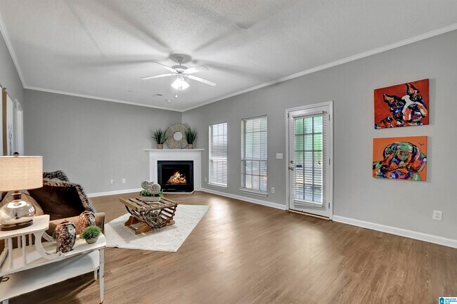 Foto del edificio - 718 3rd St NE