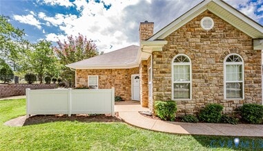 Building Photo - 7301 Norwood Pond Pl