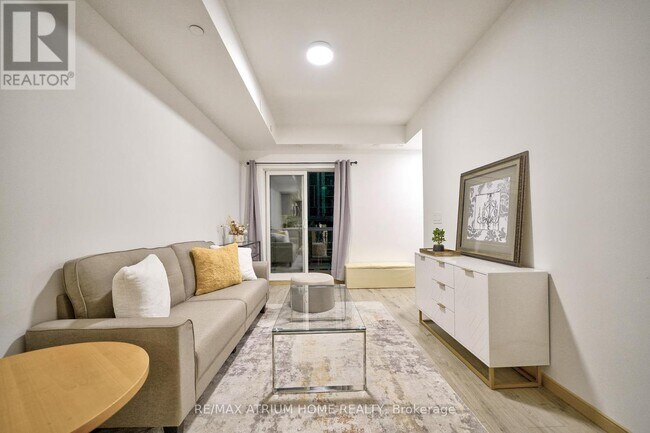 Photo du bâtiment - 3425-C33425 Sheppard Ave E