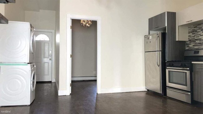 Building Photo - 4 br, 3 bath Apartment - 1063 Bushwick Ave