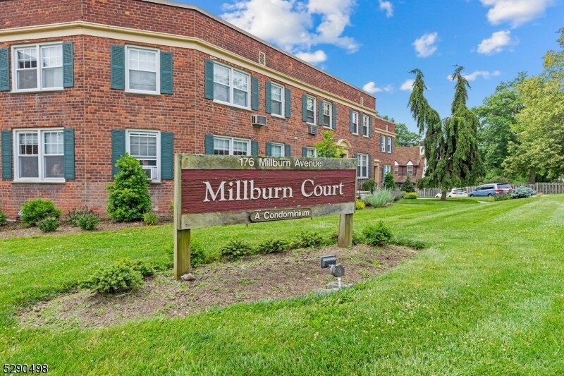 Primary Photo - 176 Millburn Ave