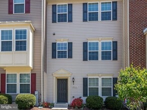 Building Photo - 8022 Forest Ridge Dr