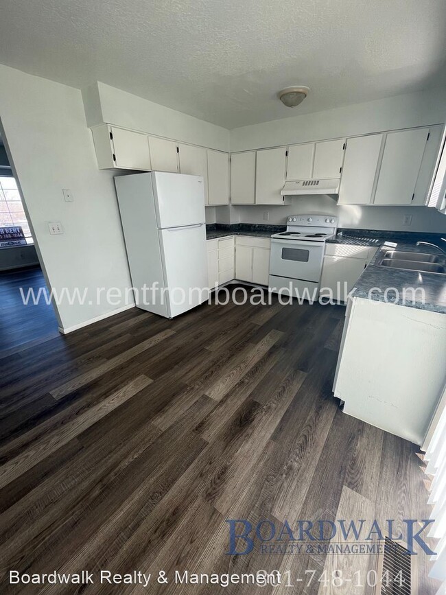 Building Photo - 2 br, 1.5 bath House - 8417 W 3100 S