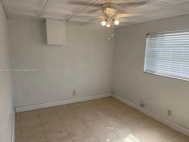 Foto del edificio - 323 NW 4th Pl