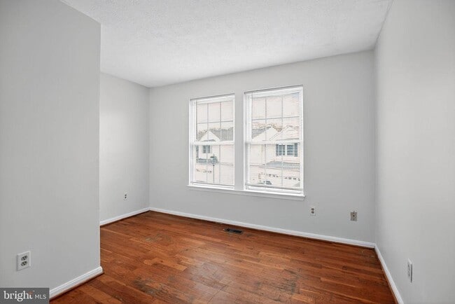 Building Photo - 22513 Castle Pollard Way