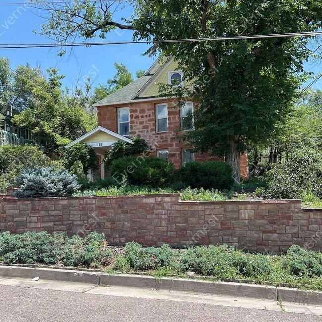 Building Photo - 119 Williams St