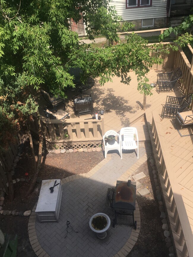 Foto del edificio - 1014 E Land Pl