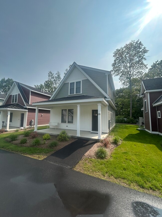 SPRUCE 2-BED 1.5-BATH ON SLAB - MCO Lancaster Cottages