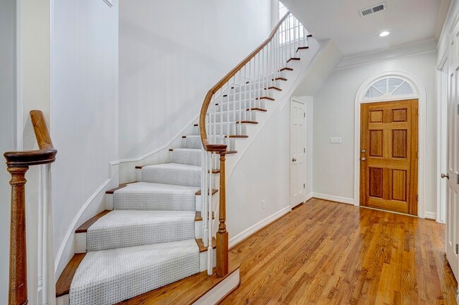 Foto del edificio - 2709 Wroxton Rd