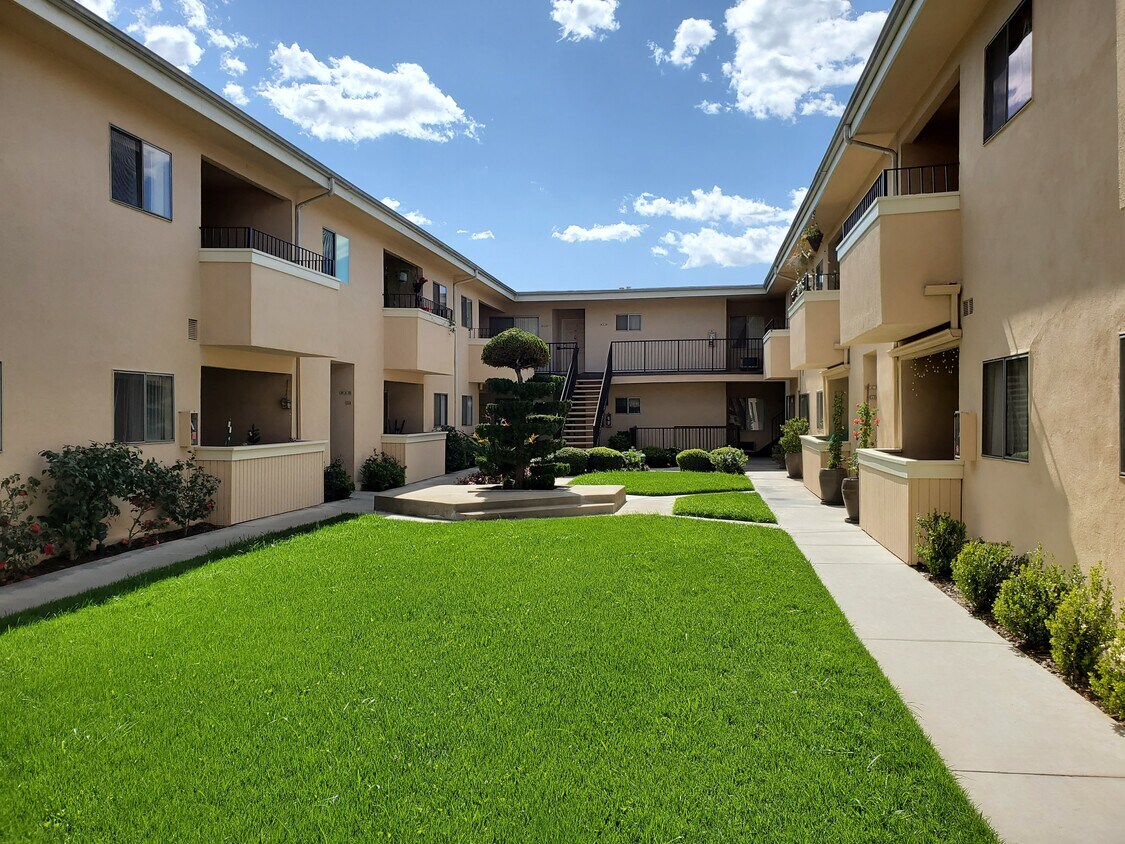 Foto principal - 623 N Monterey St