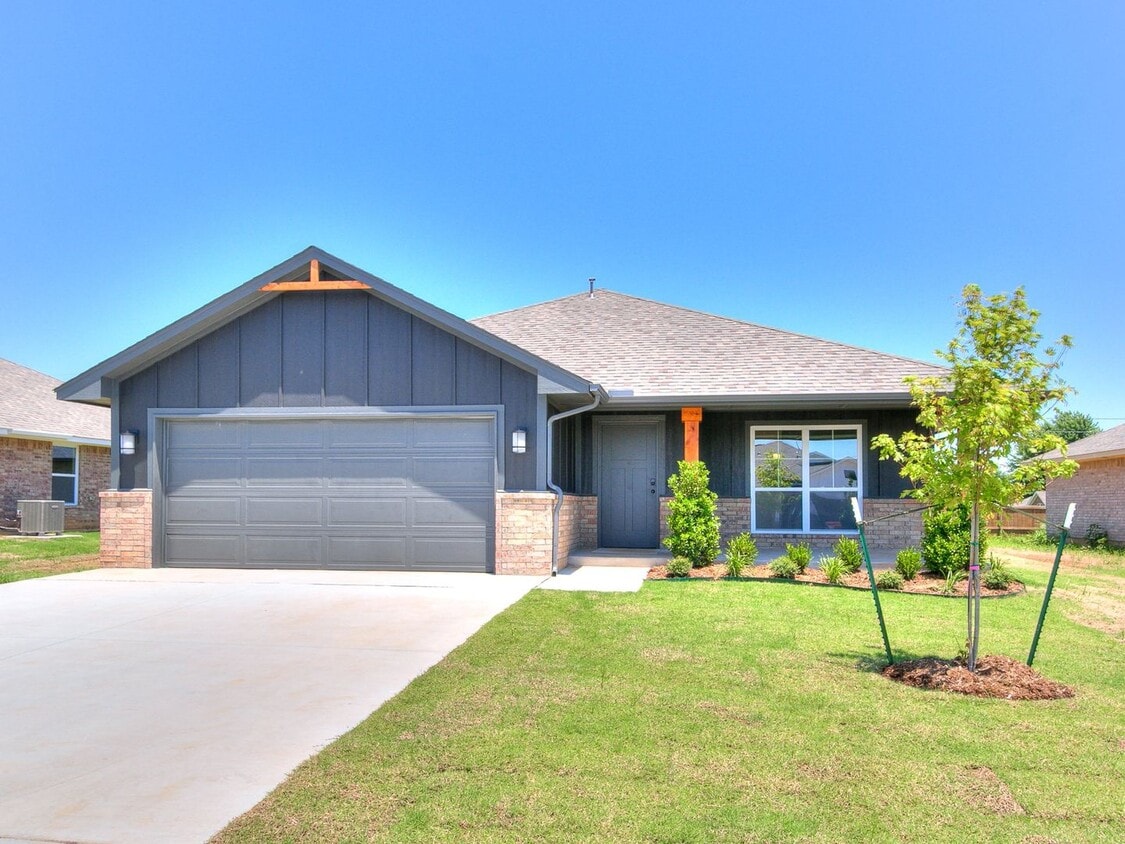 Primary Photo - Beautiful New Home!