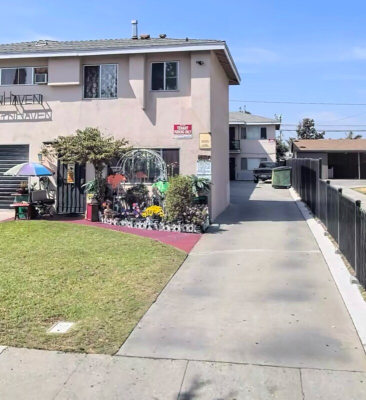 Primary Photo - 6117 Woodlawn Ave