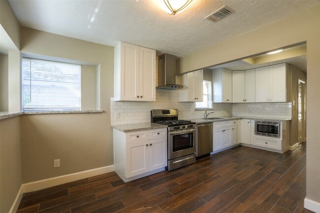 Foto del edificio - 11402 Brook Meadows Ln