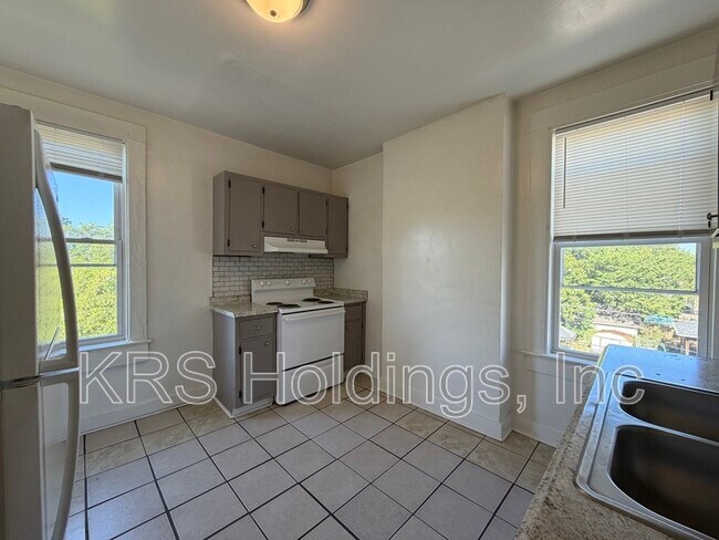 Foto del edificio - 325 W 31st St