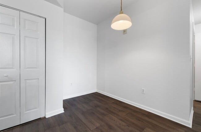 Building Photo - 405 S Villa San Marco Dr
