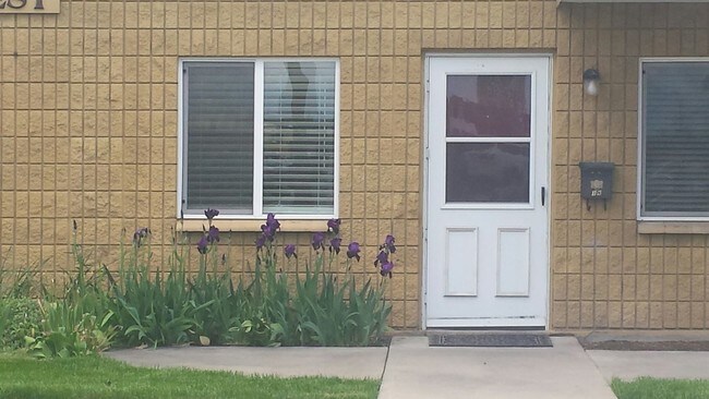 Foto del edificio - 2 br, 1 bath House - 234 3rd Ave. W. #1N