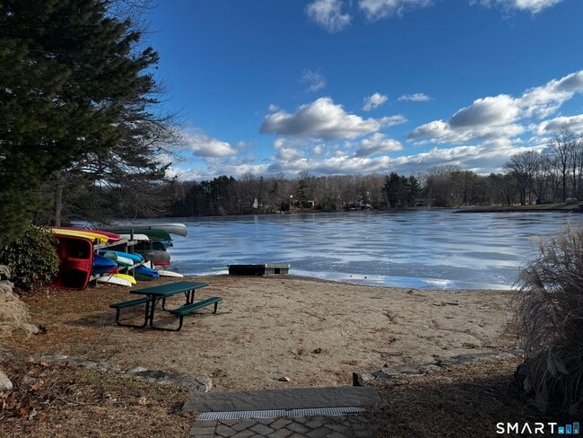 Foto del edificio - 6 Redcoat Ln