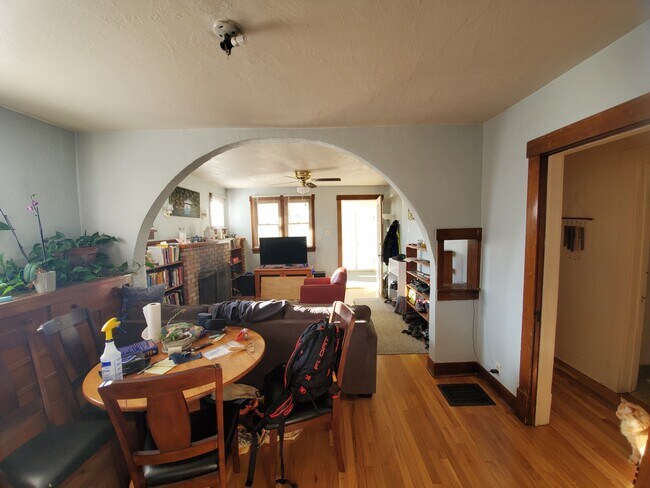 Building Photo - 2121 Coal Pl SE