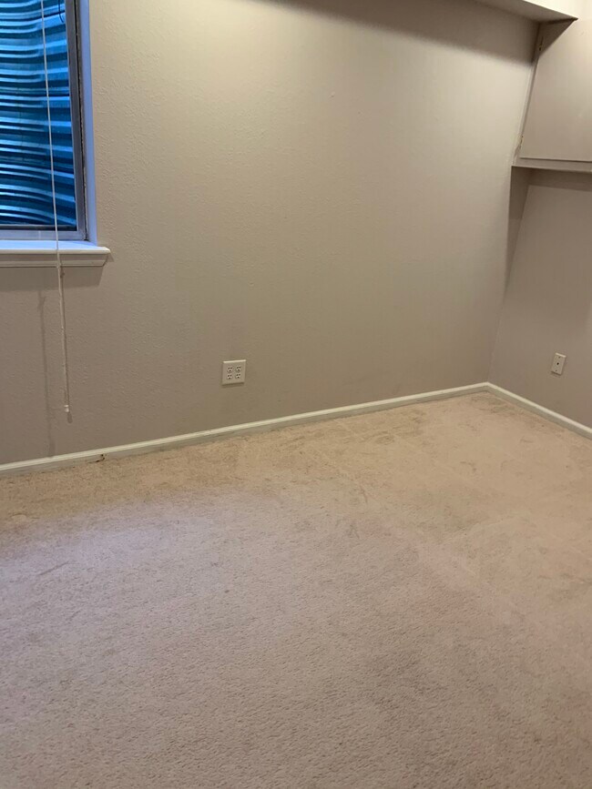 Bedroom 2 - 13158 Wyandot St