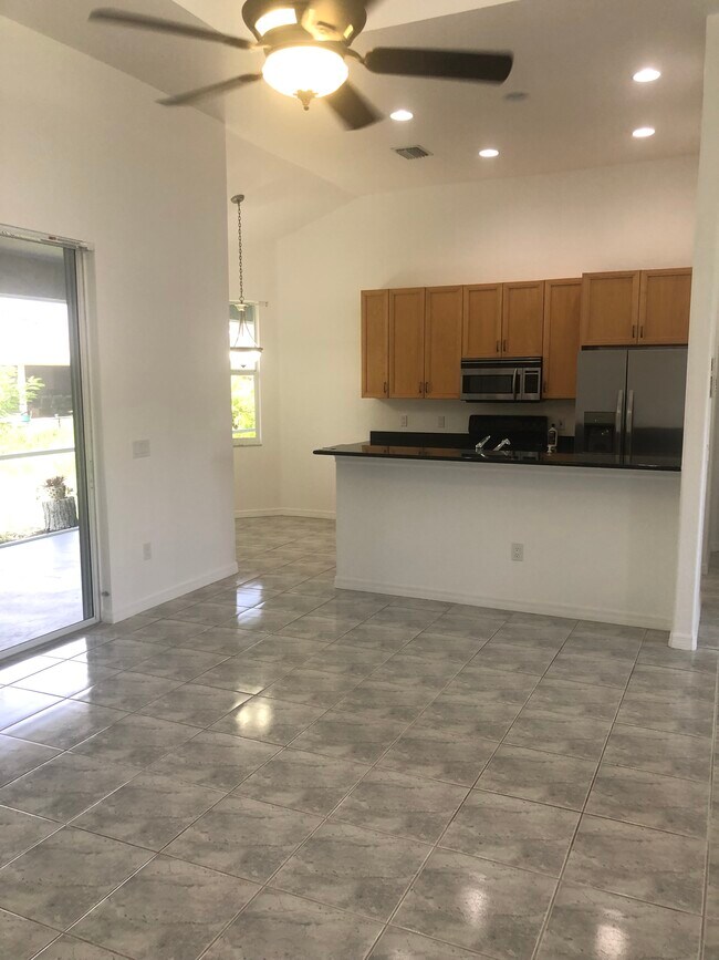 Foto del edificio - 7252 Perennial Rd