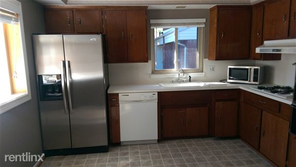 Building Photo - 1102 N Kenwood Ave