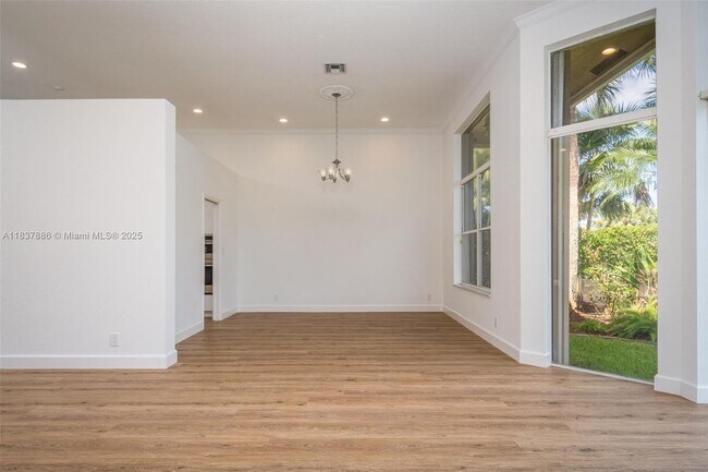 Foto del edificio - 2664 Edgewater Dr