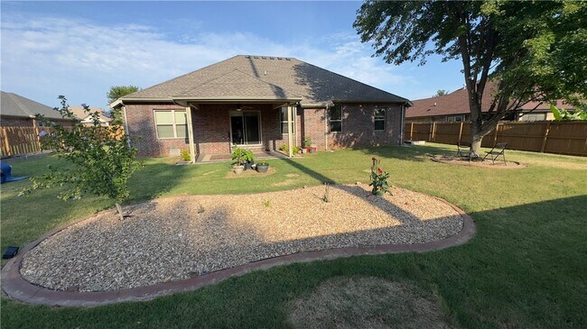Foto del edificio - 2700 SW Calm Ridge Rd